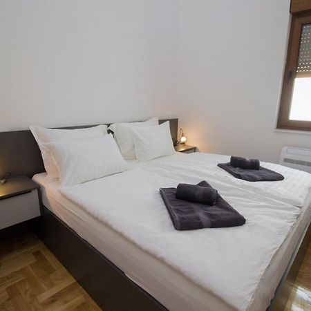 דירות מוסטר Penthouse With Old Bridge View And Jacuzzi מראה חיצוני תמונה