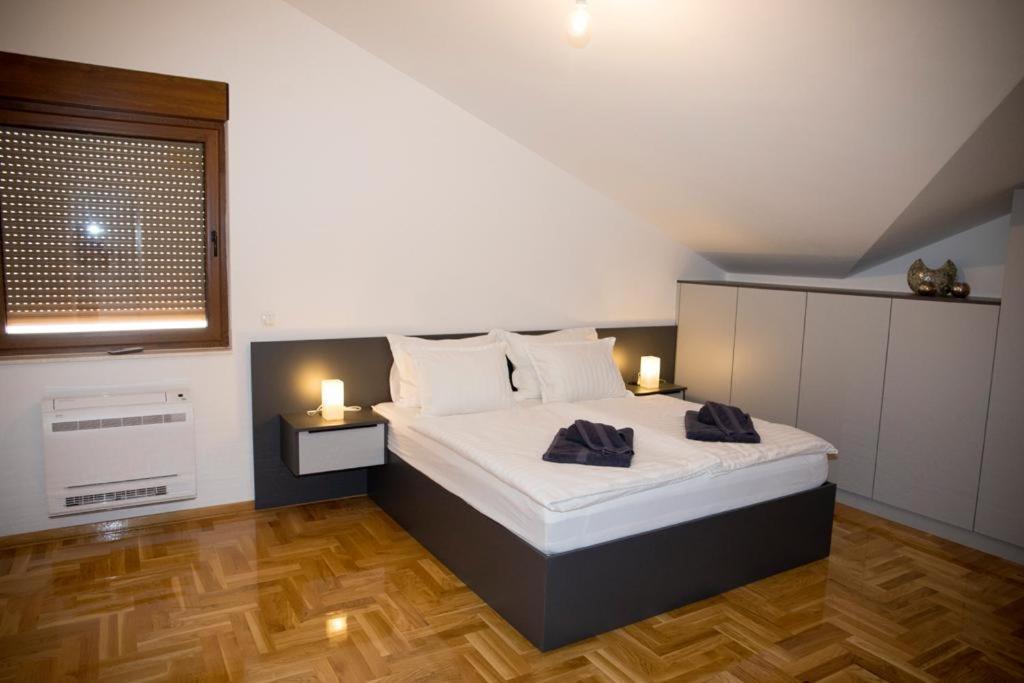 דירות מוסטר Penthouse With Old Bridge View And Jacuzzi מראה חיצוני תמונה